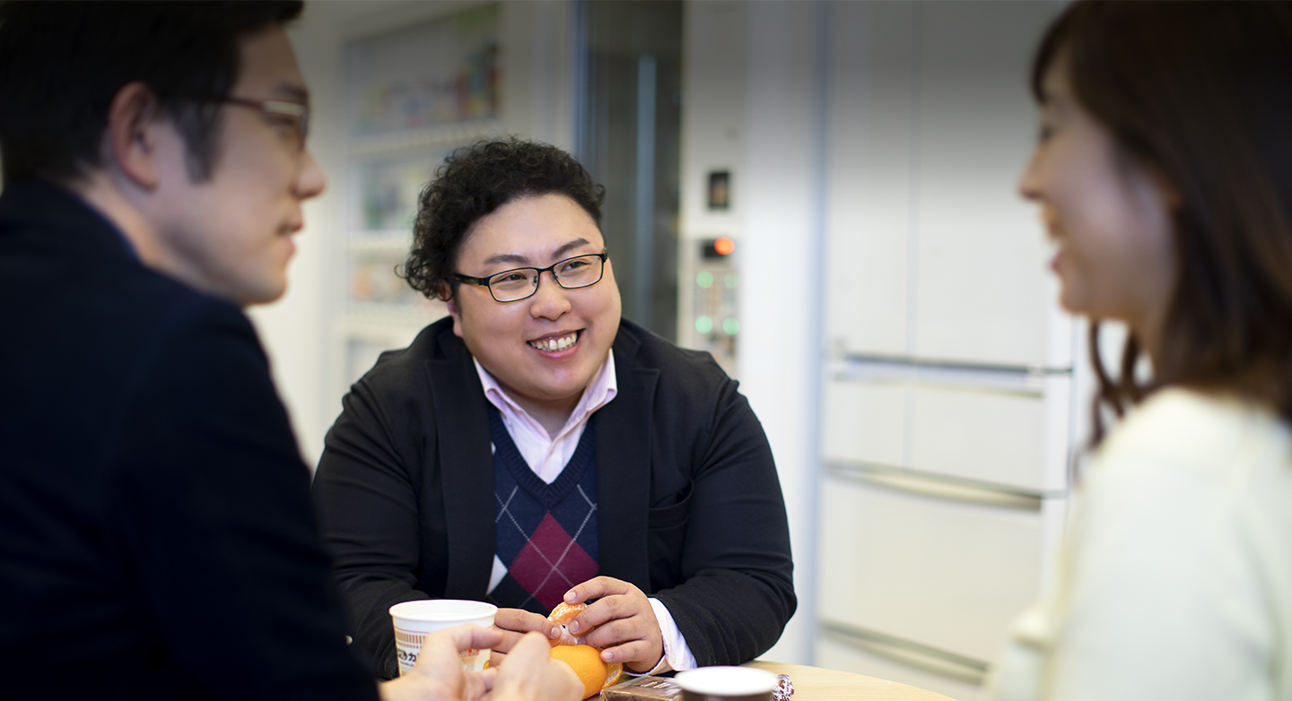 Marketing Team Member presenting to guests 